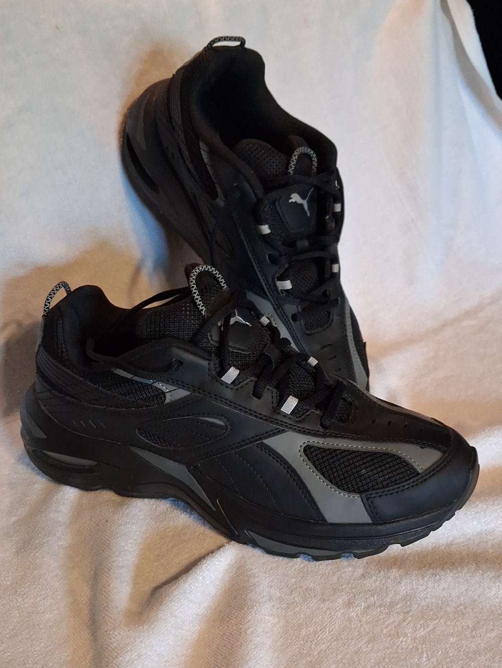 Puma Men's Black and Gray Running Sneakers Cell Size 8.5